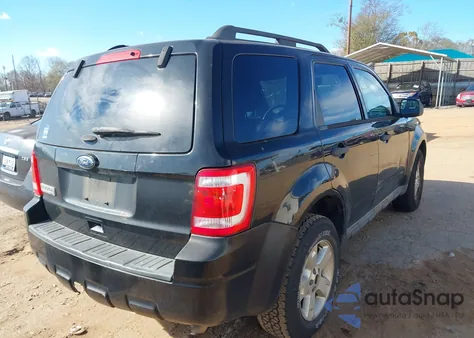 2010 Ford Escape Xlt z USA, uszkodzony, nr VIN 1FMCU0D73AKC85092